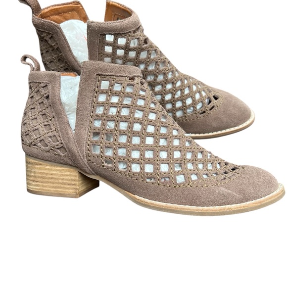 Jeffrey Campbell Shoes - JEFFREY CAMPBELL TAGGART TAUPE SUEDE LEATHER ANKLE BOOTIES SIZE 7.5  NEW